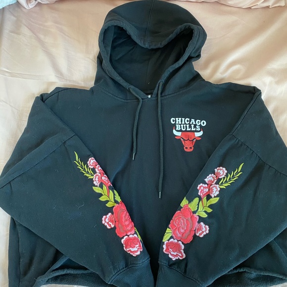 Crop Top Chicago Bulls Sweater - Picture 2 of 4